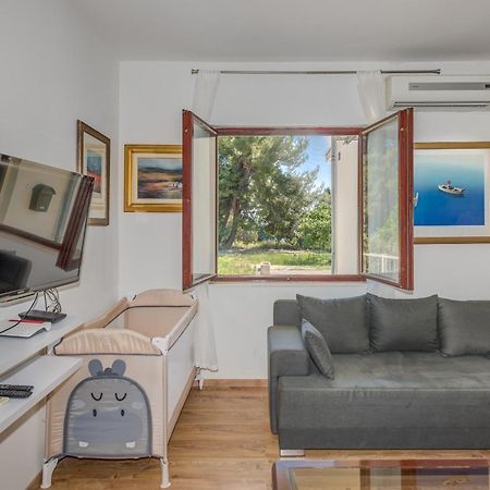 Beachfront Apartment Drazen, With Garden And Parking Split Buitenkant foto