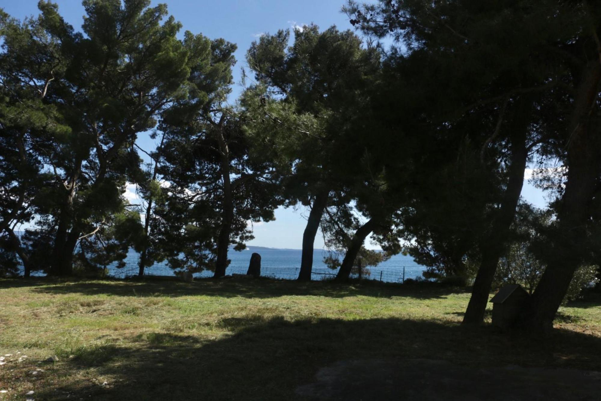 Beachfront Apartment Drazen, With Garden And Parking Split Buitenkant foto