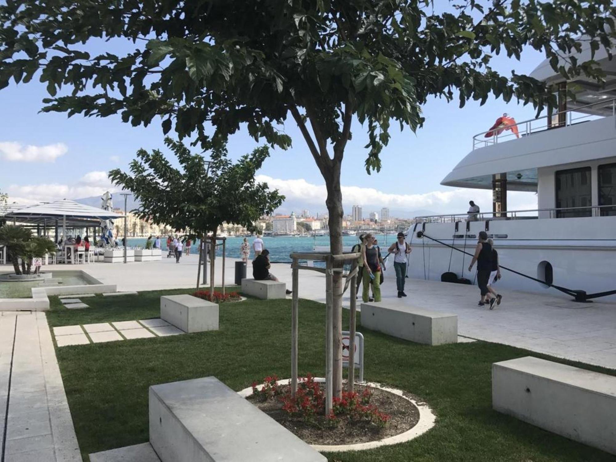 Beachfront Apartment Drazen, With Garden And Parking Split Buitenkant foto