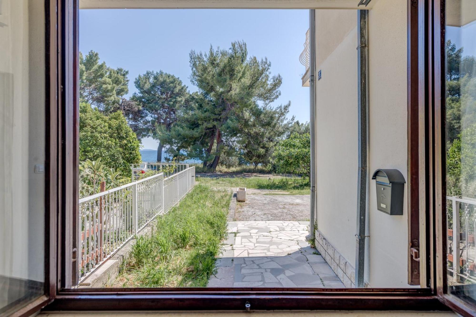 Beachfront Apartment Drazen, With Garden And Parking Split Buitenkant foto