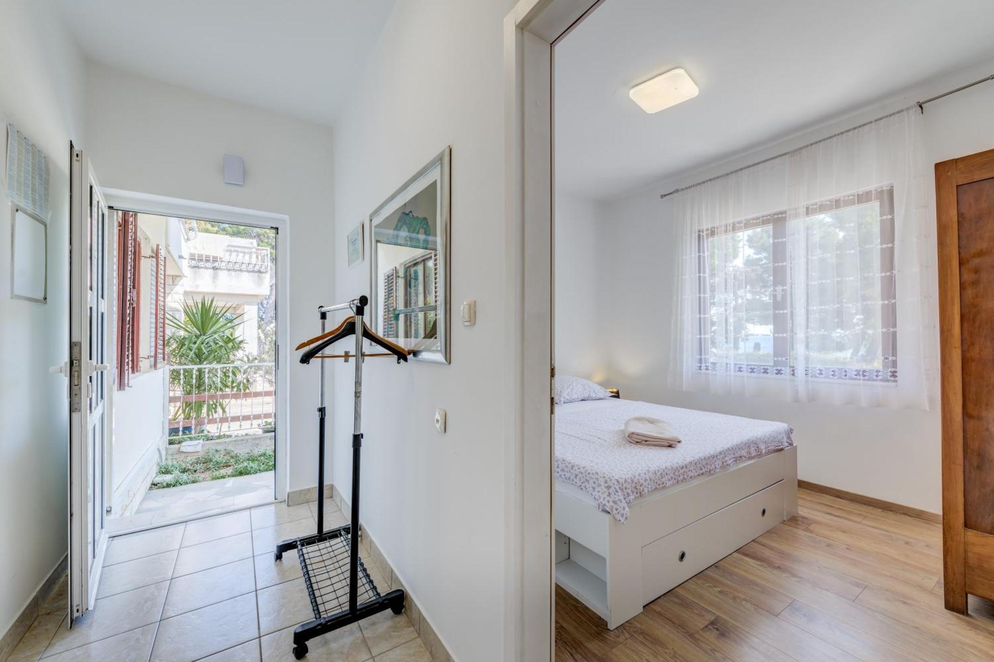 Beachfront Apartment Drazen, With Garden And Parking Split Buitenkant foto