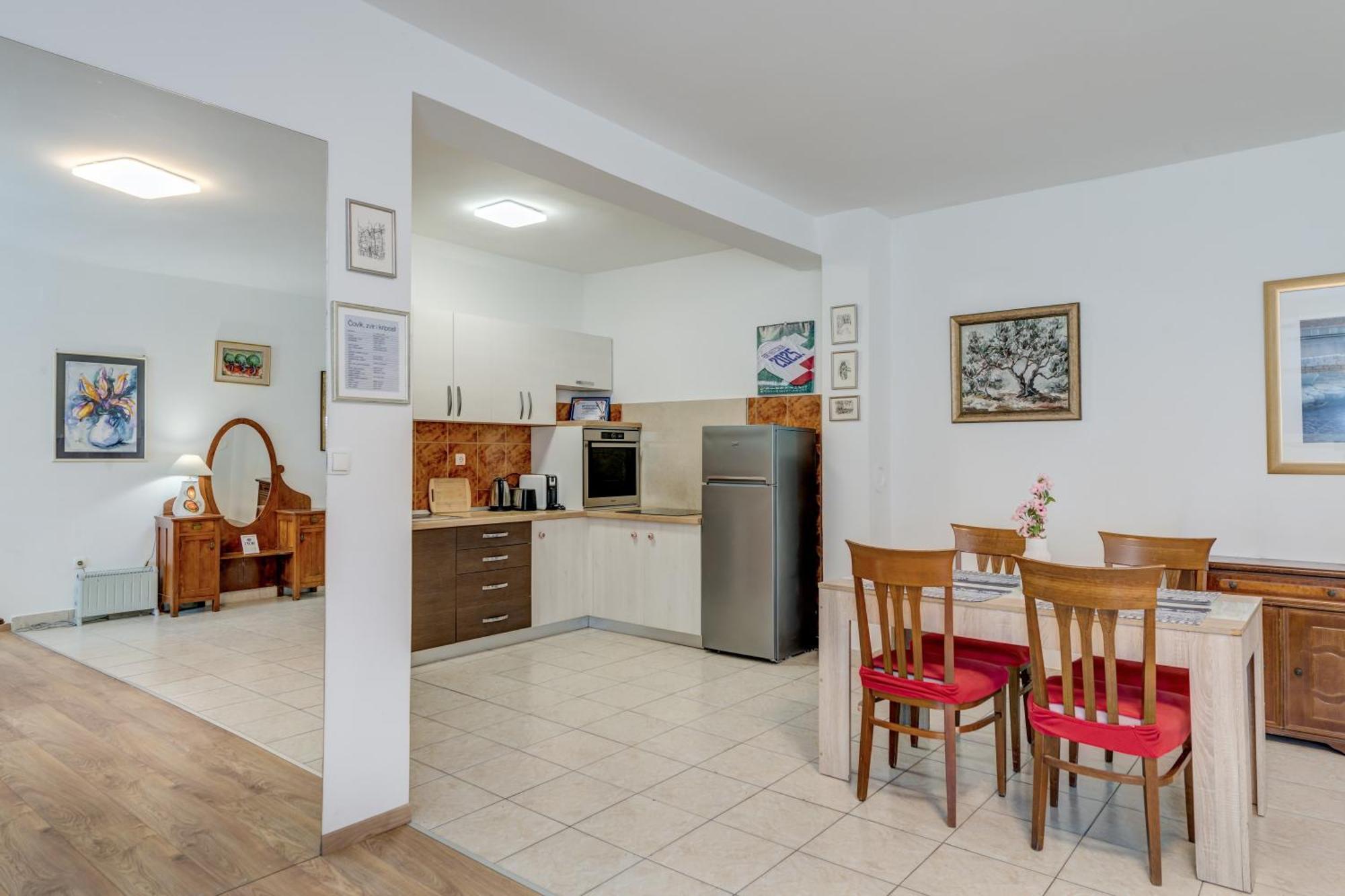 Beachfront Apartment Drazen, With Garden And Parking Split Buitenkant foto