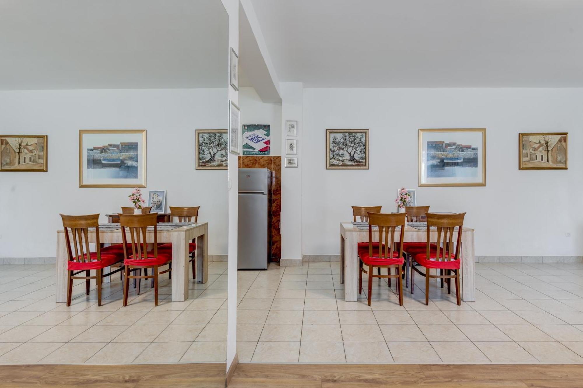 Beachfront Apartment Drazen, With Garden And Parking Split Buitenkant foto