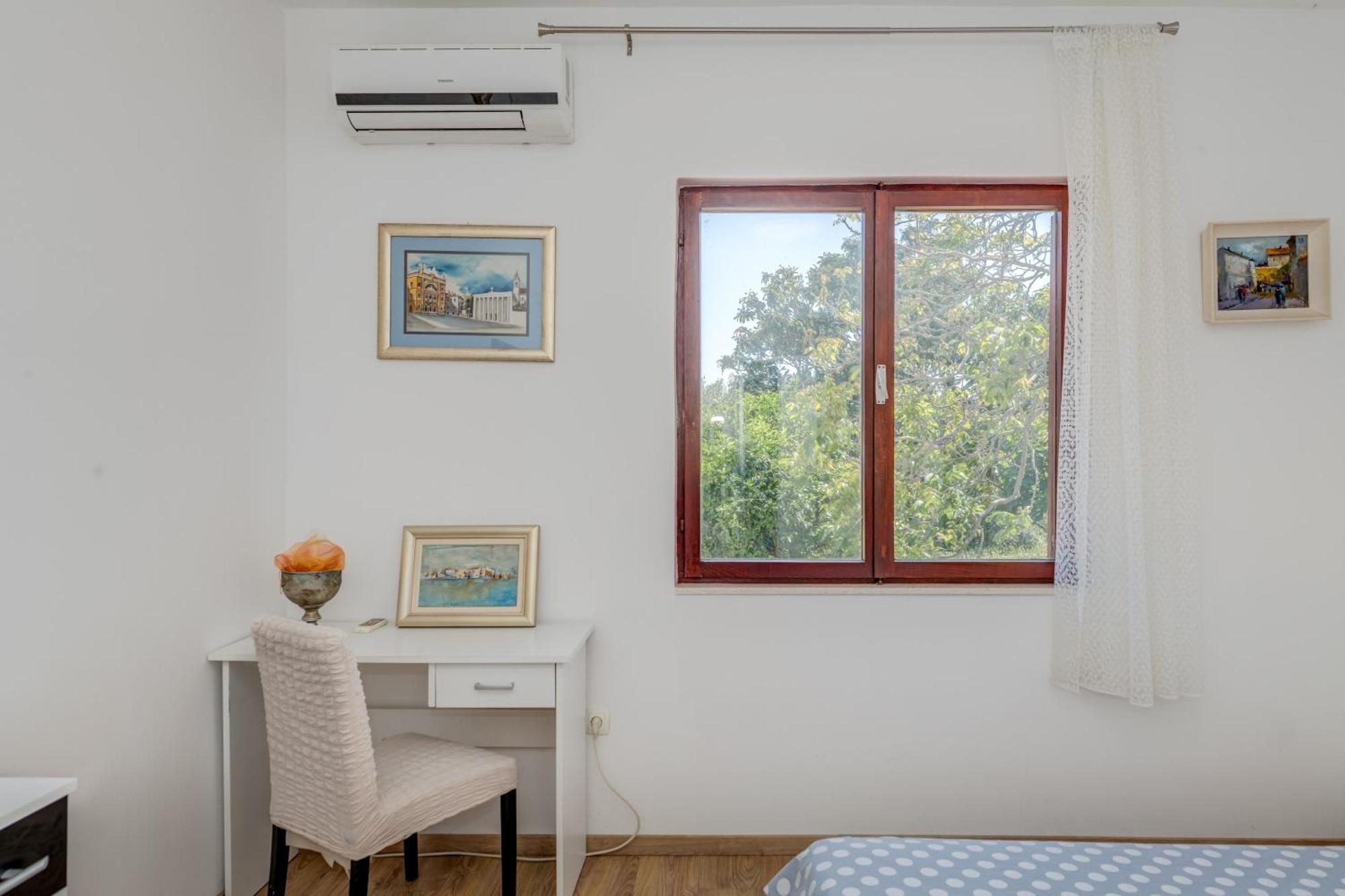 Beachfront Apartment Drazen, With Garden And Parking Split Buitenkant foto